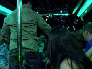 Секс ломают целку большим членом